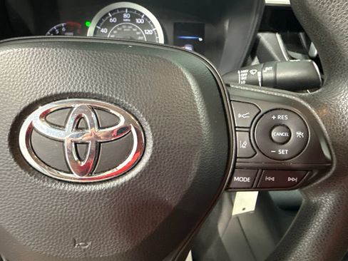 Used 2020 Toyota Corolla LE FWD image 28