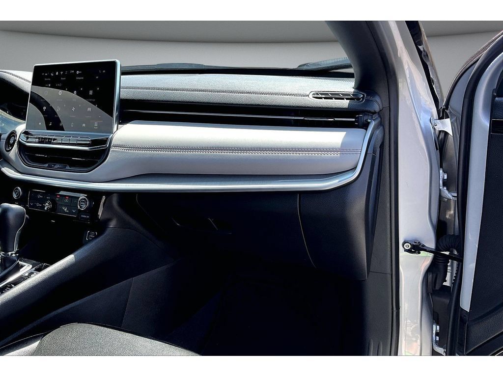 Certified 2026 Jeep Compass Limited AWD/4WD image 20