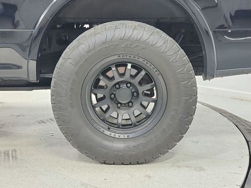 Used 2018 Ford F150 Platinum w/ Equipment Group 701A Luxury AWD/4WD image 19