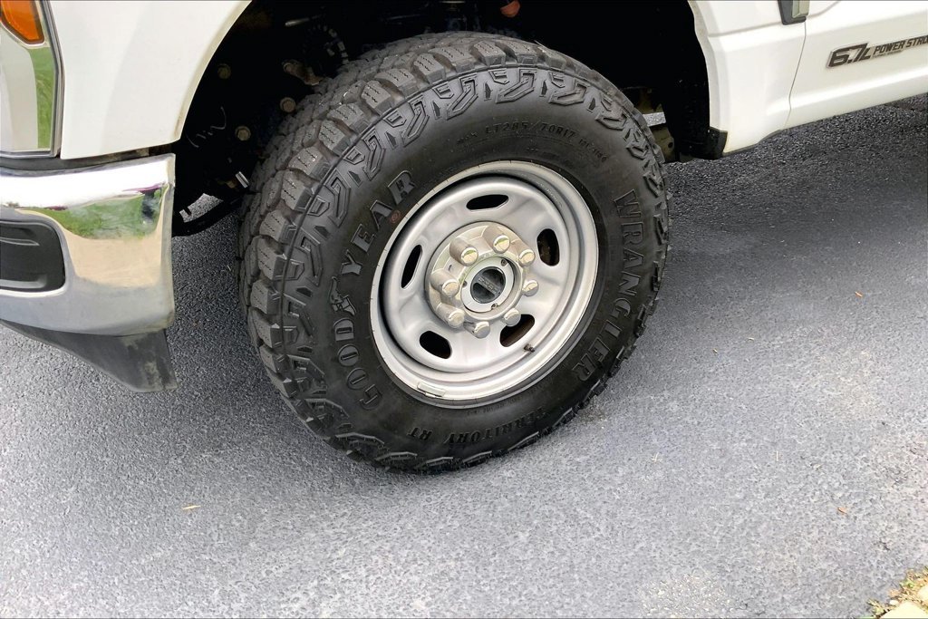 Used 2025 Ford F350 XL w/ XL Off-Road Package AWD/4WD image 3