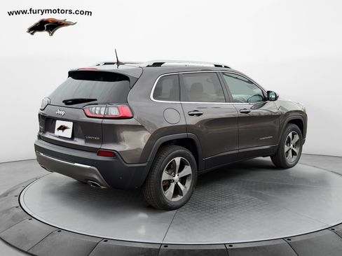 Used 2019 Jeep Cherokee Limited image 3