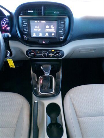 Used 2020 Kia Soul LX FWD image 30