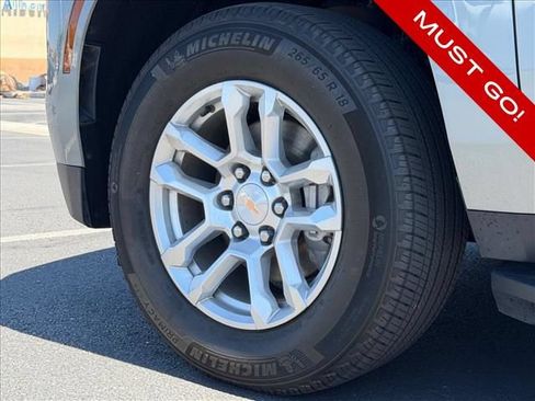 Certified 2025 Chevrolet Suburban LT AWD/4WD image 23