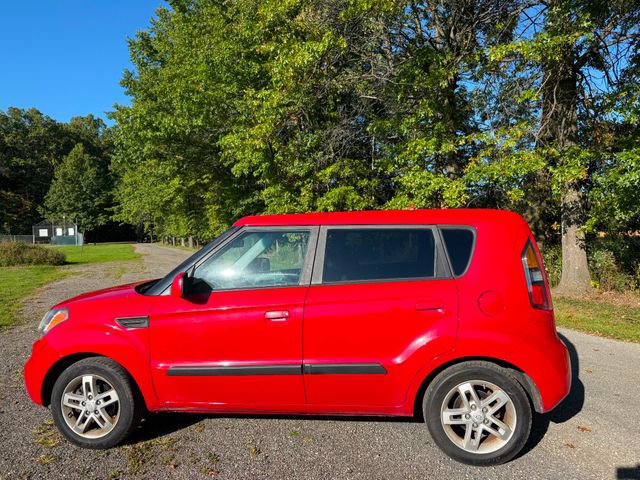 Used 2010 Kia Soul + FWD image 2