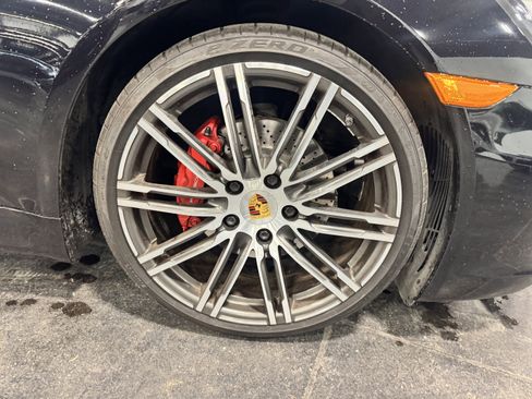 Used 2015 Porsche Boxster S image 9