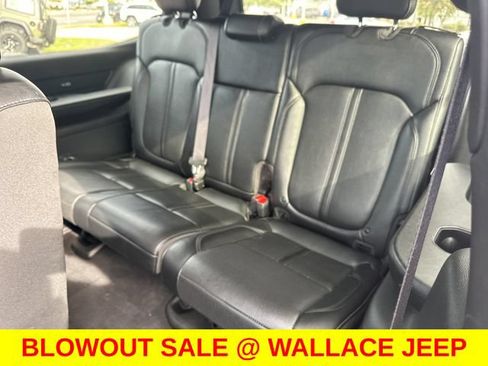 Certified 2024 Jeep Wagoneer Series II w/ Flexible Seating Group AWD/4WD image 14