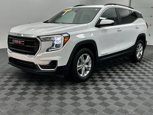 Used 2023 GMC Terrain SLE w/ Driver Convenience Package image 15