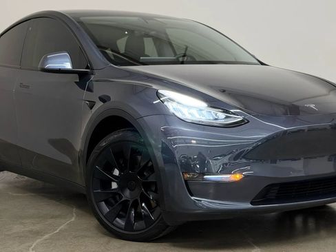 Used 2020 Tesla Model Y Long Range AWD/4WD image 1