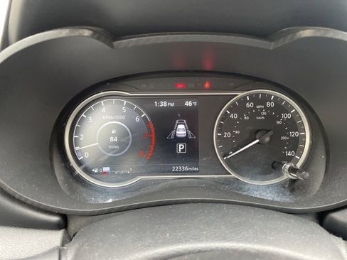 Used 2025 Nissan Versa SR w/ Trunk Package image 6