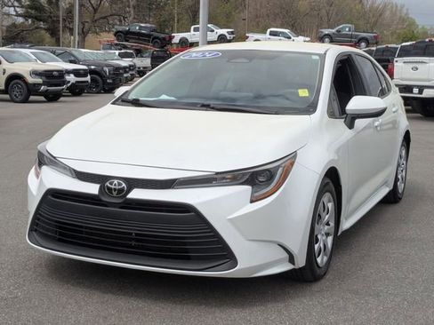 Used 2024 Toyota Corolla LE image 7
