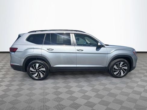 Used 2024 Volkswagen Atlas SE AWD/4WD image 8