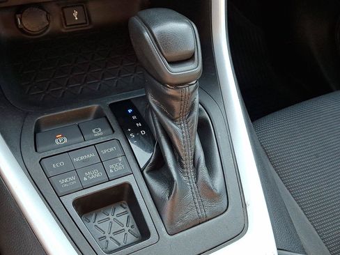 Used 2020 Toyota RAV4 LE w/ All Weather Liner Package AWD/4WD image 15