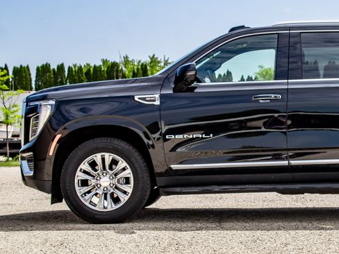 Used 2025 GMC Yukon Denali AWD/4WD image 42