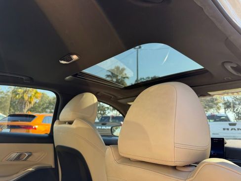Used 2023 BMW 330i Sedan w/ Premium Package image 32