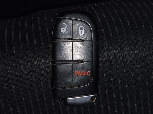 Used 2019 Dodge Journey SE w/ Connectivity Group FWD image 32