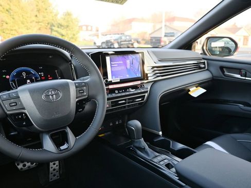 New 2026 Toyota Camry SE FWD image 19