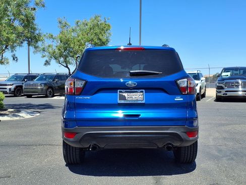 Used 2018 Ford Escape SE w/ SE Sport Appearance Package FWD image 5
