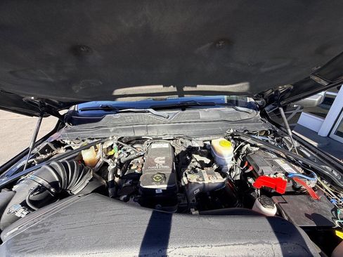 Used 2019 RAM 2500 Laramie image 46