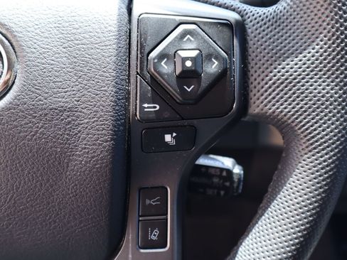 Used 2021 Toyota Tacoma TRD Sport w/ Technology Package AWD/4WD image 12