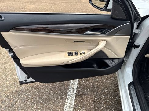 Certified 2023 BMW 530i w/ Premium Package RWD image 13