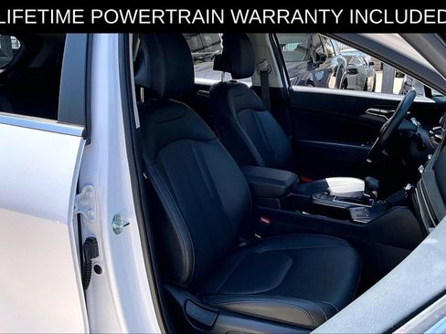 Used 2026 Kia Sportage EX FWD image 9