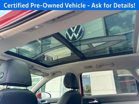 Certified 2022 Volkswagen Taos SE w/ Panoramic Sunroof Package AWD/4WD image 23