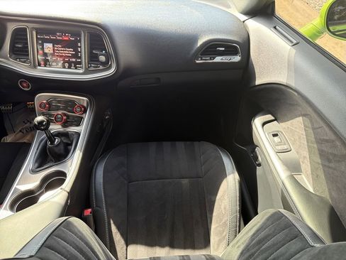 Used 2015 Dodge Challenger SRT Hellcat image 21