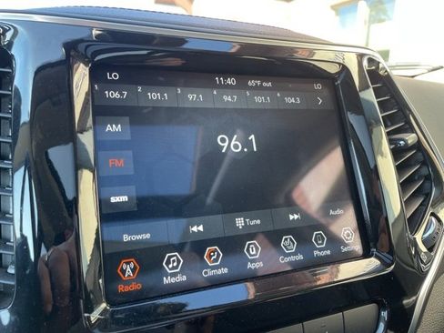 Certified 2022 Jeep Cherokee Limited image 24