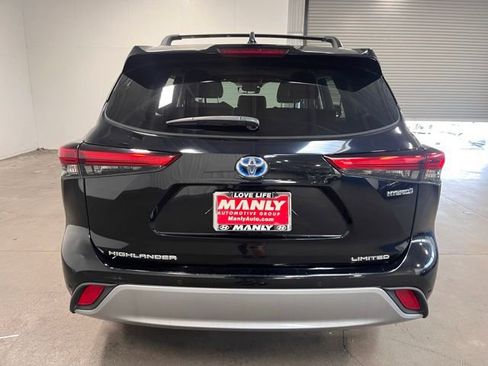 Used 2021 Toyota Highlander Limited image 4