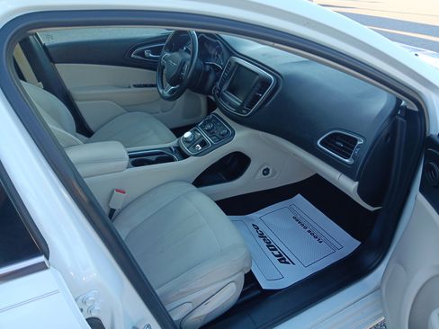 Used 2016 Chrysler 200 Limited w/ Anniversary Edition FWD image 20