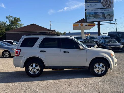 Used 2011 Ford Escape XLT FWD image 8