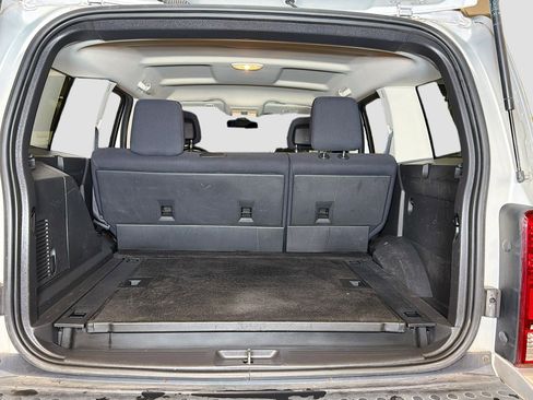 Used 2010 Dodge Nitro SXT image 25