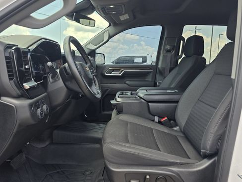 Used 2024 Chevrolet Silverado 1500 LT AWD/4WD image 16