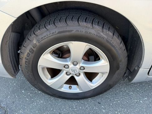 Used 2011 Toyota Sienna w/ Towing Pkg FWD image 27