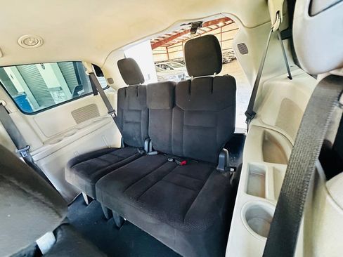 Used 2015 Dodge Grand Caravan SXT FWD image 19