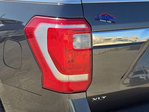 Used 2021 Ford Expedition XLT image 9