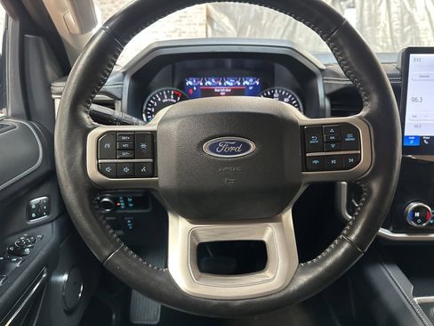 Used 2024 Ford Expedition XLT image 18