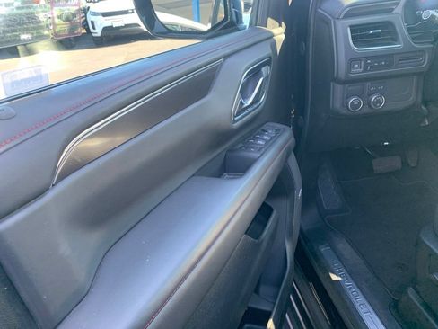 Used 2024 Chevrolet Tahoe RST RWD image 3