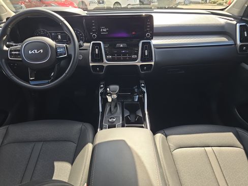 Certified 2022 Kia Sorento SX image 13
