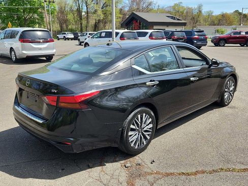 Used 2023 Nissan Altima 2.5 SV FWD image 6