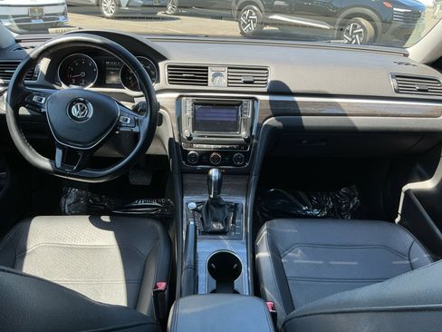 Used 2016 Volkswagen Passat 1.8T SE FWD image 11