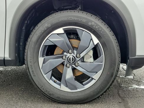 Used 2025 Nissan Rogue SV FWD image 5