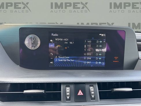 Used 2021 Lexus ES 300h w/ Premium Package image 19