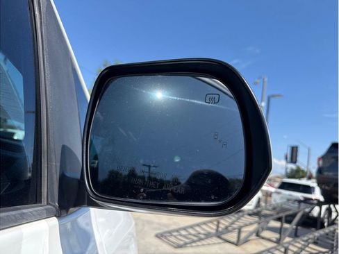 Used 2015 Toyota Sienna SE w/ SE Preferred Package FWD image 50