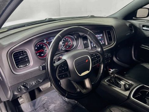Used 2022 Dodge Charger SXT w/ Leather Interior Group RWD image 9