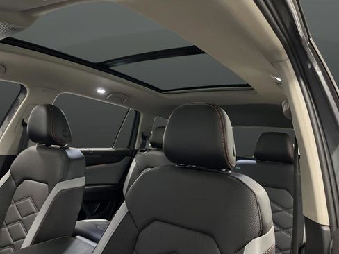 Used 2024 Volkswagen Atlas Peak Edition SEL image 7