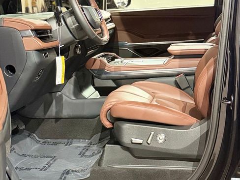 New 2026 Lincoln Navigator L Reserve AWD/4WD image 40
