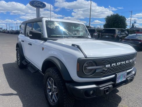 Used 2023 Ford Bronco Badlands AWD/4WD image 2