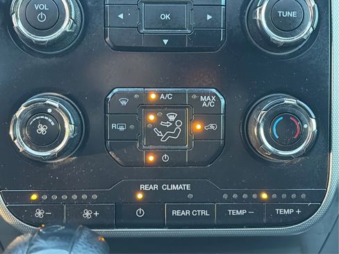 Used 2017 Ford Expedition EL XLT image 31