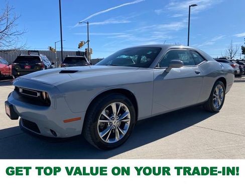 Used 2021 Dodge Challenger SXT image 1
